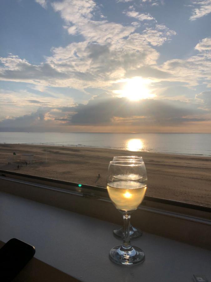 Luxe App - Zeedijk Mariakerke - Prachtig Zeezicht Apartment Oostende Bagian luar foto