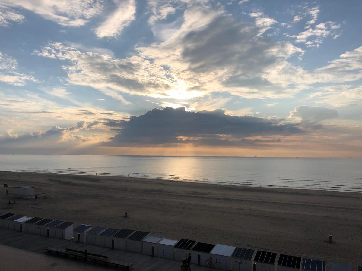 Luxe App - Zeedijk Mariakerke - Prachtig Zeezicht Apartment Oostende Bagian luar foto